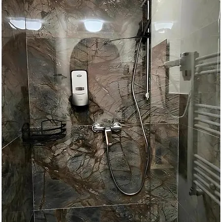 C-entral Boutique Βουκουρέστι