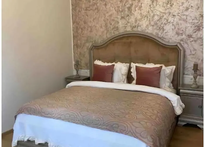 C-entral Boutique Apartment *